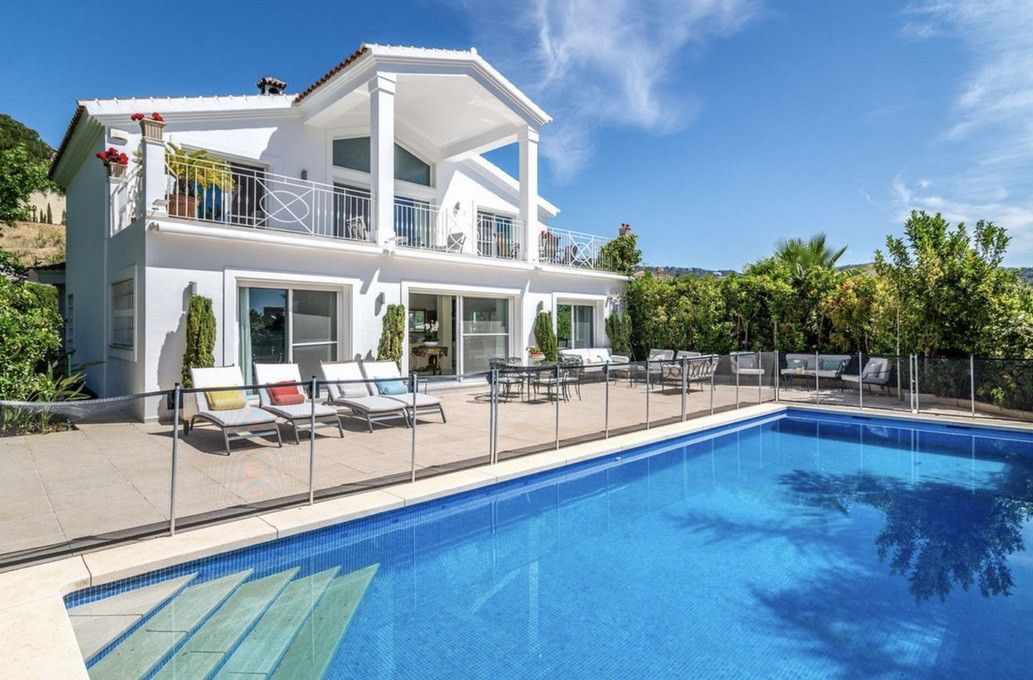 Villa in Marbella East, Elviria, Marbella East, 1/12