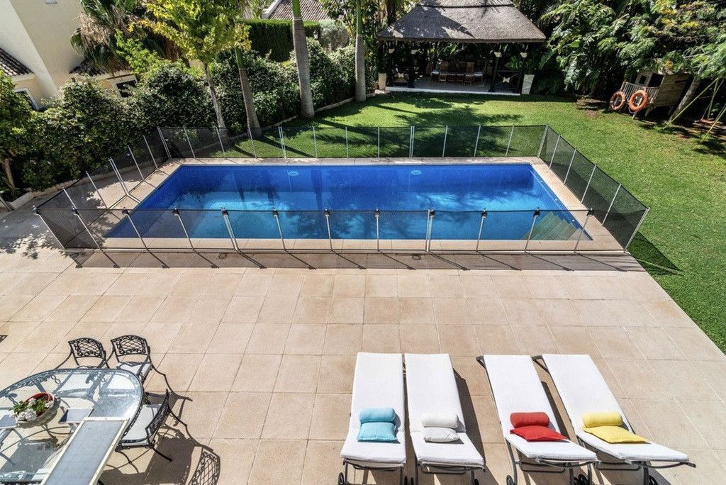 Villa in Marbella East, Elviria, Marbella East, 2/12