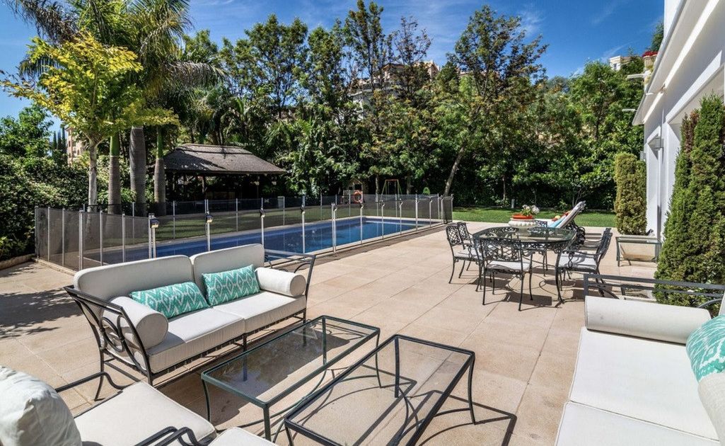 Villa in Marbella East, Elviria, Marbella East, 5/12