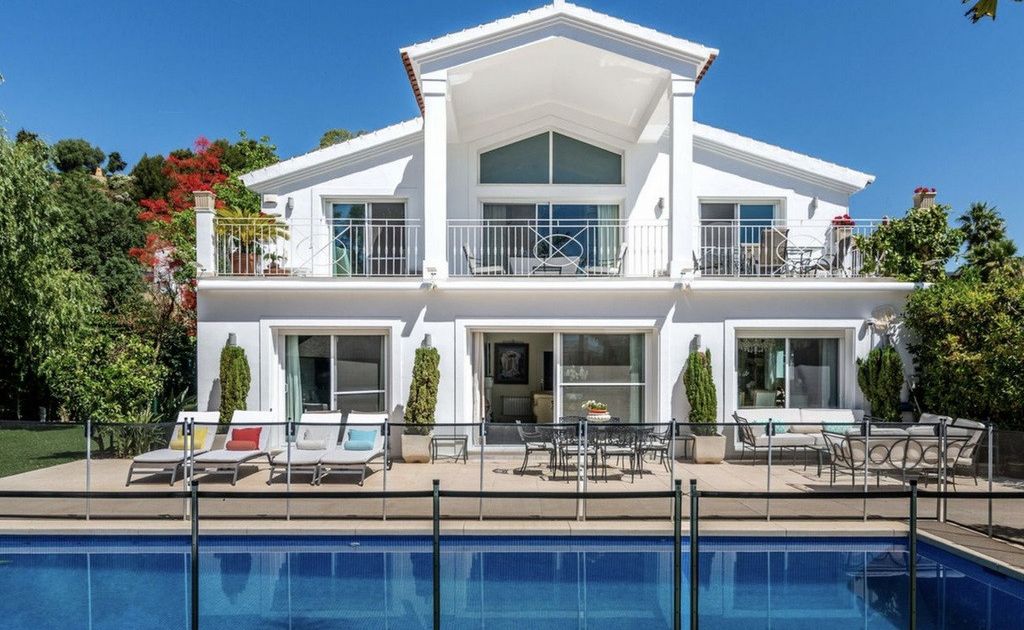 Villa in Marbella East, Elviria, Marbella East, 6/12
