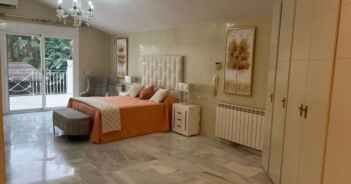 Villa in Marbella East, Elviria, Marbella East, 8/12