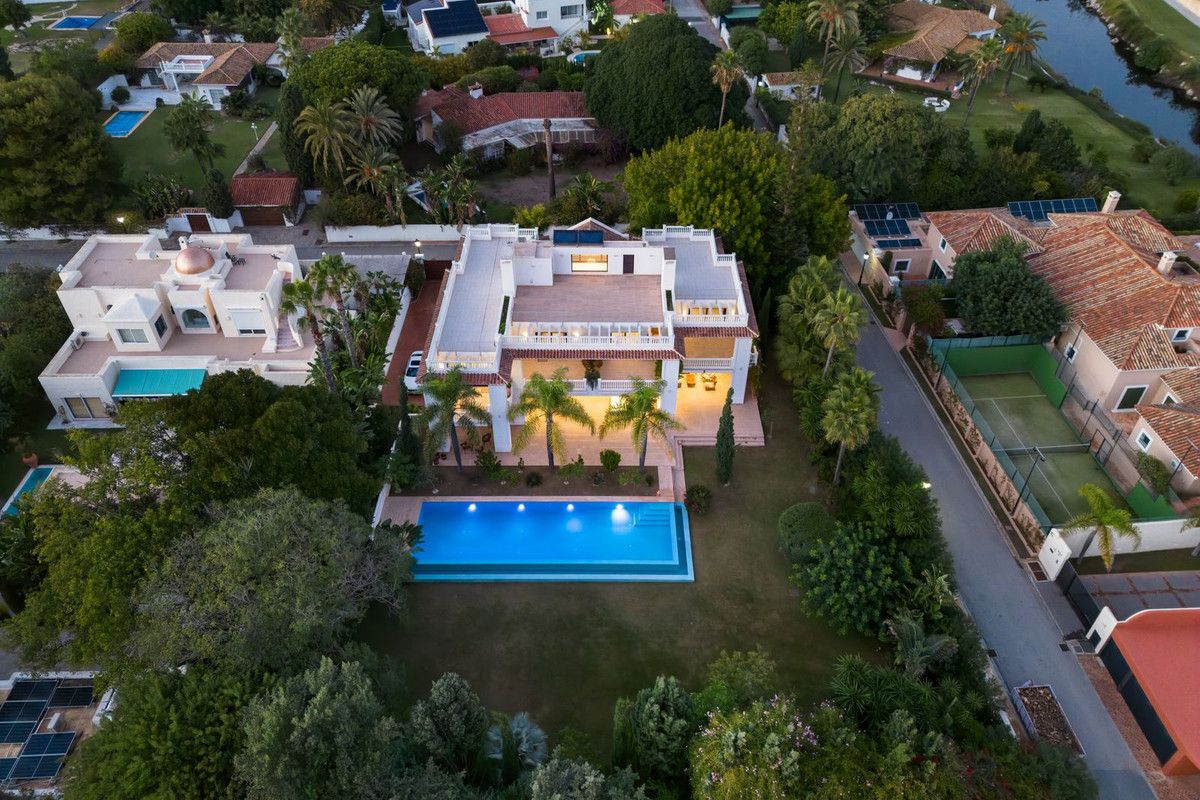 Chalet independiente en Estepona, Estepona, 6/12