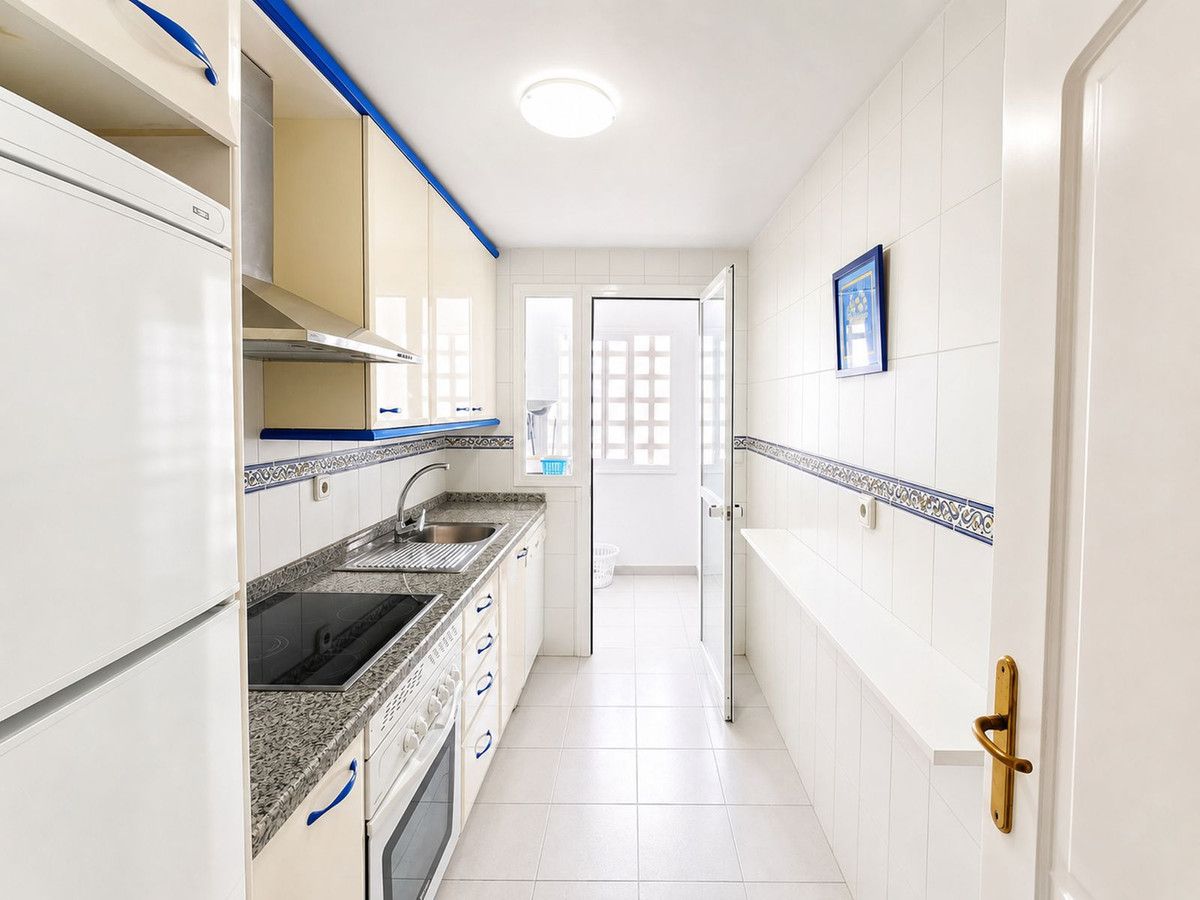 Appartement à l'étage intermédiaire à La Duquesa, La Duquesa, 8/12