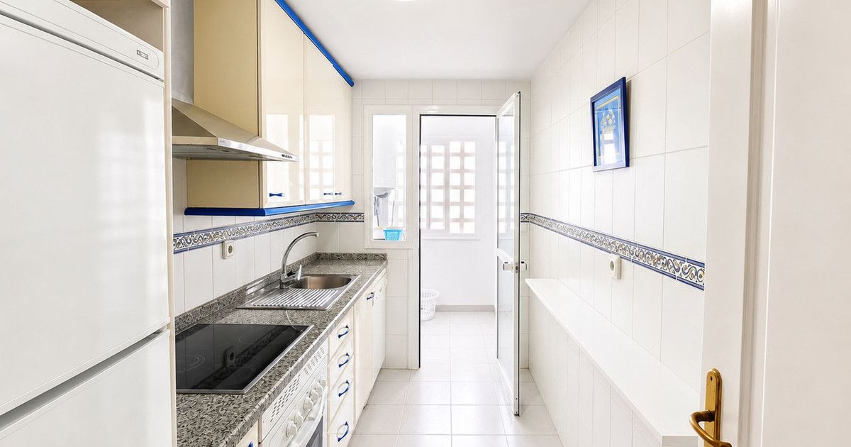 Appartement à l'étage intermédiaire à La Duquesa, La Duquesa, 8/12