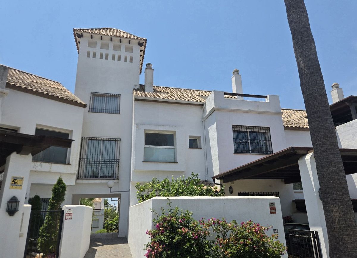 Townhouse in The Golden Mile, The Golden Mile, 6/12