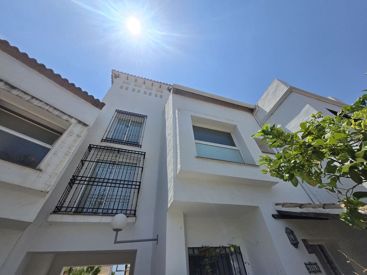 Townhouse in The Golden Mile, The Golden Mile, 7/12