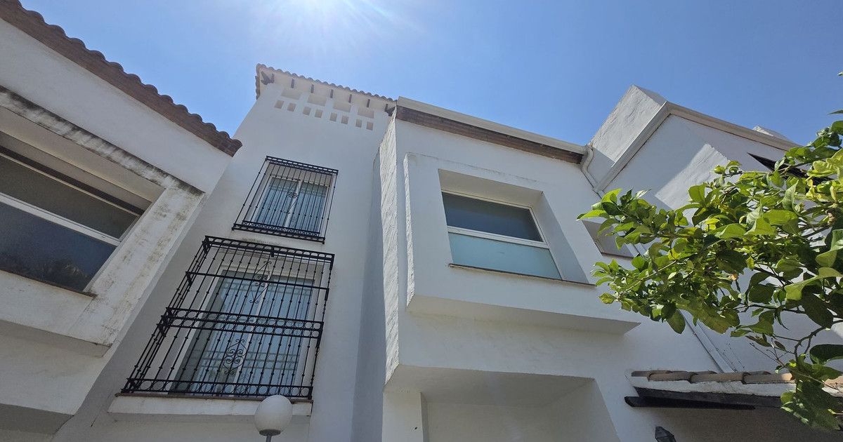 Townhouse in The Golden Mile, The Golden Mile, 7/12