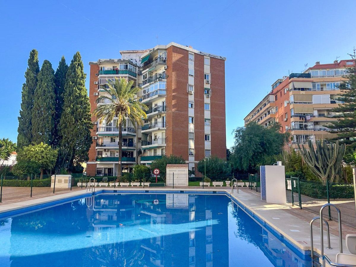 Middle Floor Apartment in Torremolinos, Torremolinos, 1/12