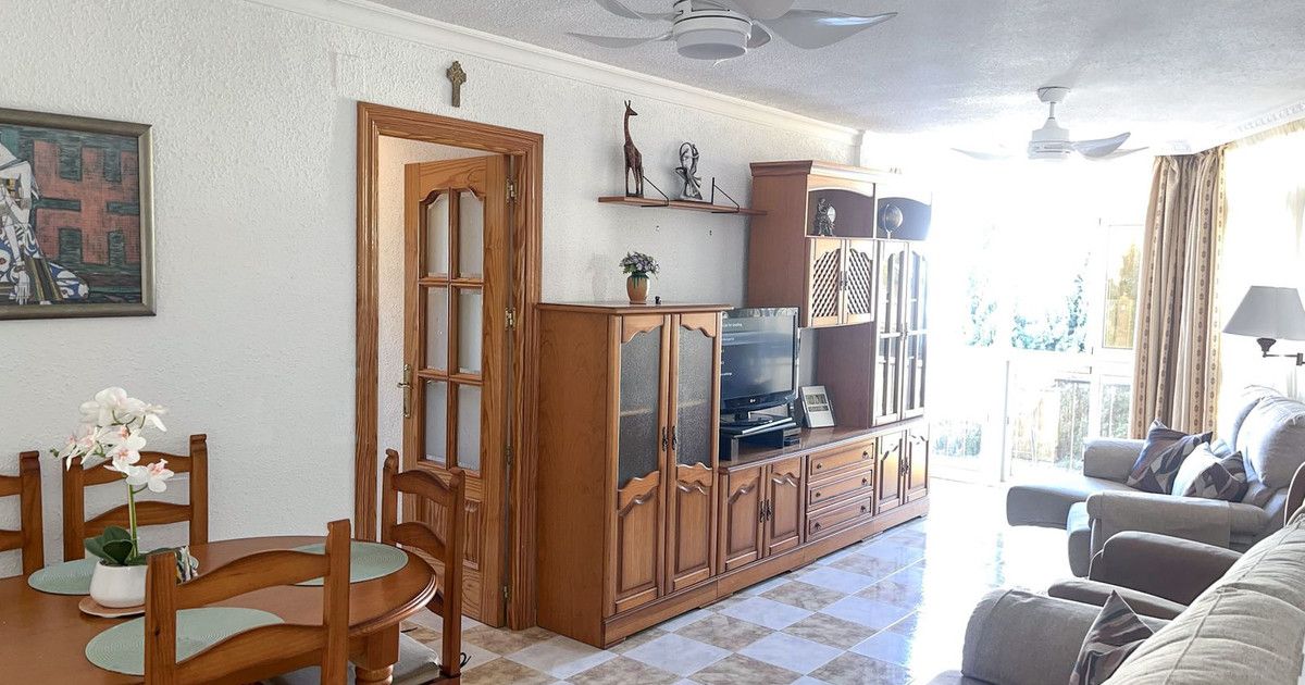 Middle Floor Apartment in Torremolinos, Torremolinos, 2/12