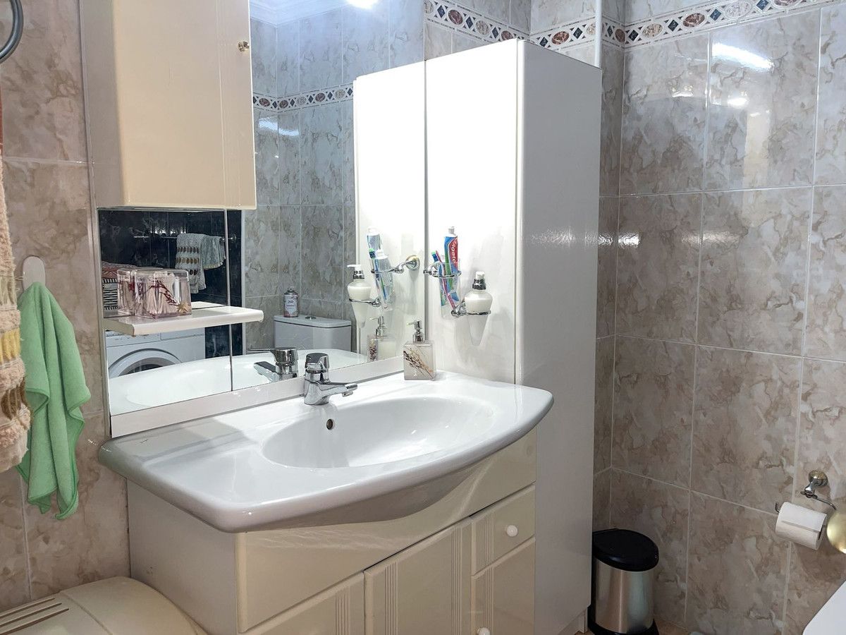 Middle Floor Apartment in Torremolinos, Torremolinos, 11/12