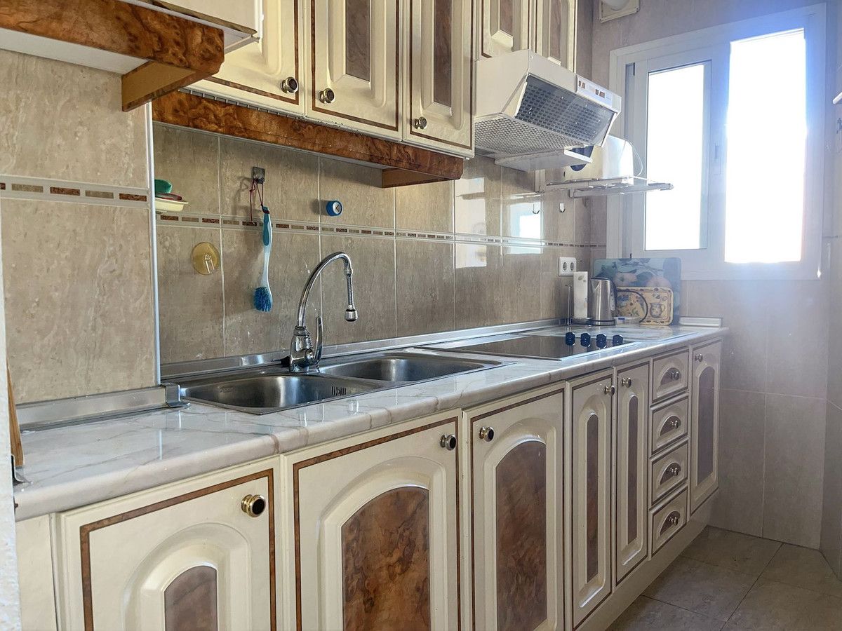 Middle Floor Apartment in Torremolinos, Torremolinos, 7/12