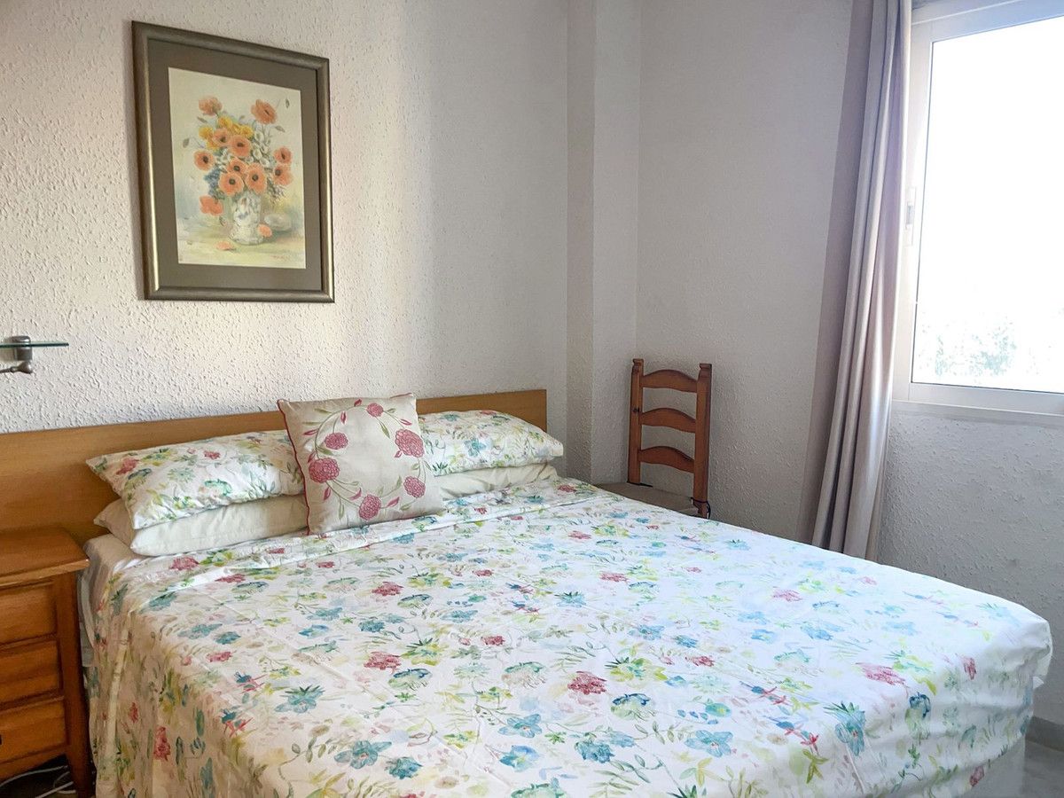 Middle Floor Apartment in Torremolinos, Torremolinos, 8/12