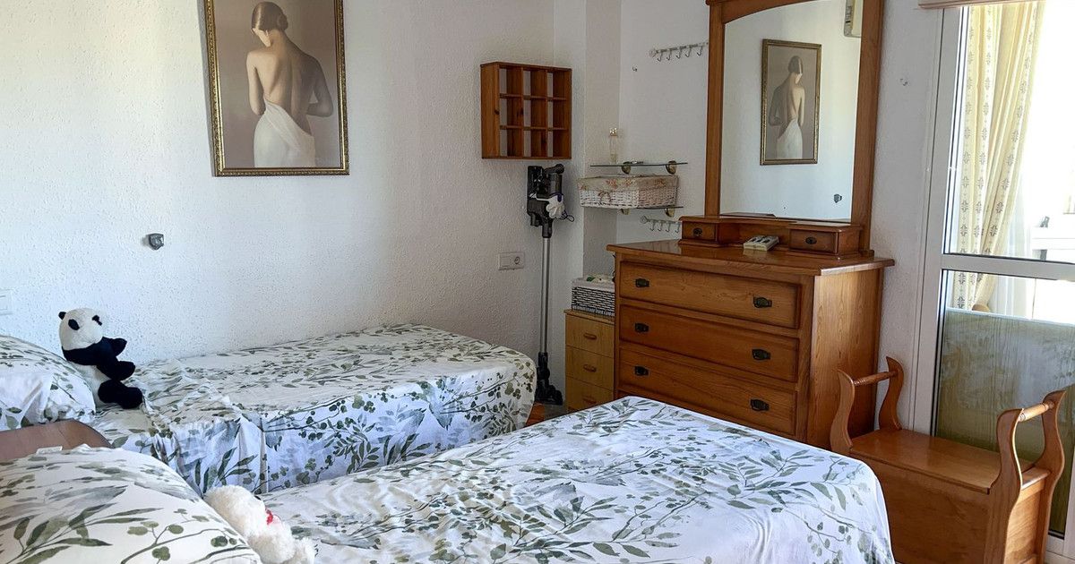 Middle Floor Apartment in Torremolinos, Torremolinos, 9/12