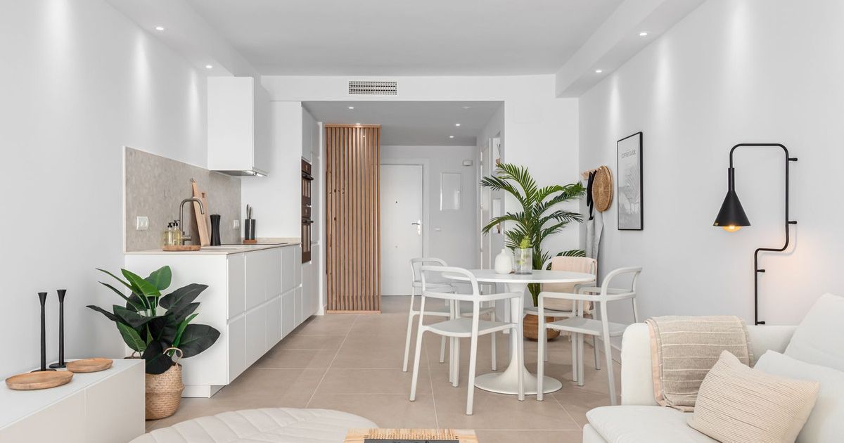 Middle Floor Apartment in Nueva Andalucía, Nueva Andalucía, 1/12