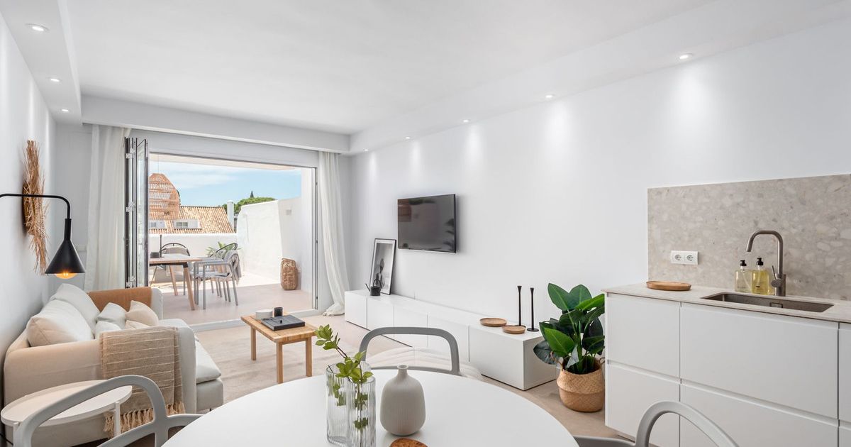 Middle Floor Apartment in Nueva Andalucía, Nueva Andalucía, 2/12