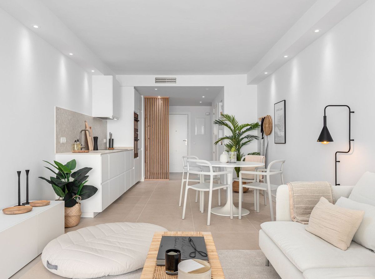 Middle Floor Apartment in Nueva Andalucía, Nueva Andalucía, 3/12