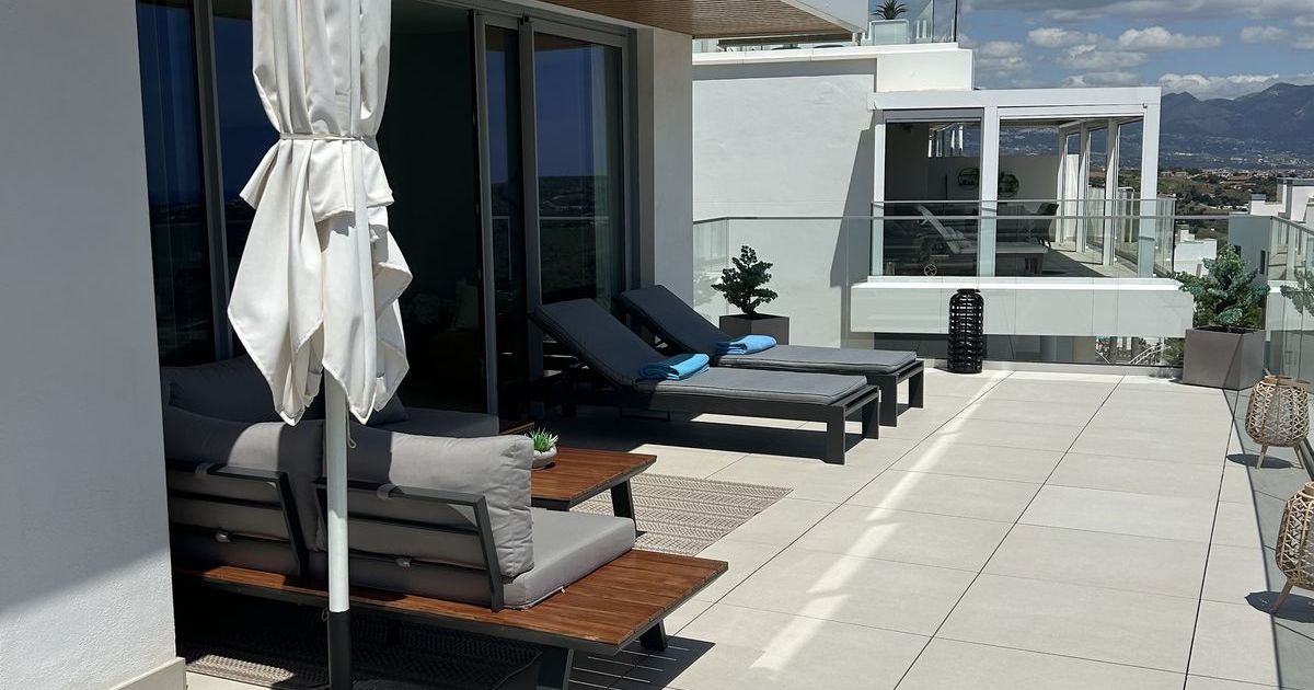 Apartamento en planta media en Calanova Golf, La Cala de Mijas, 4/12