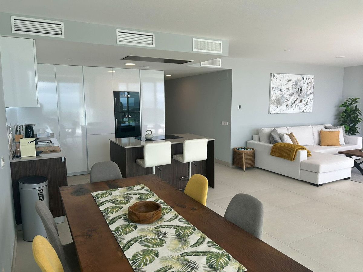 Apartamento en planta media en Calanova Golf, La Cala de Mijas, 6/12