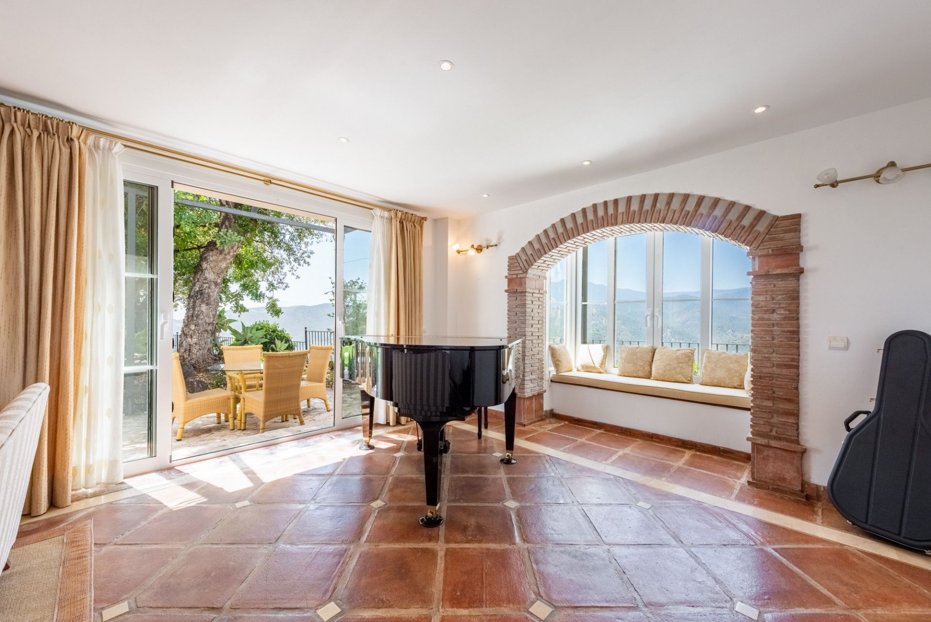 Villa in Istan, Sierra Blanca Country Club, Istan, 4/12