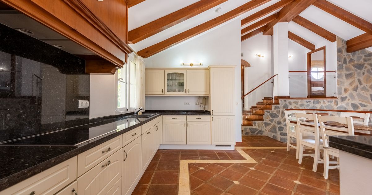 Villa in Istan, Sierra Blanca Country Club, Istan, 8/12