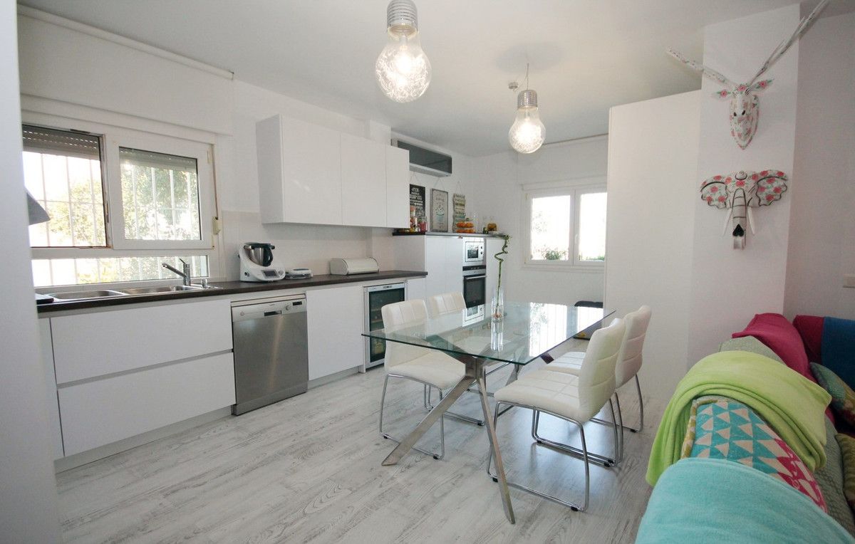 Ground Floor Apartment in La Mairena, La Mairena, 4/12
