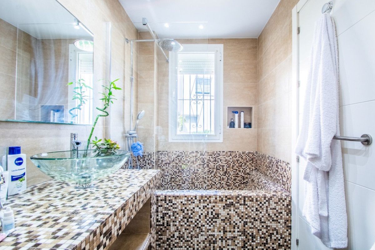 Ground Floor Apartment in La Mairena, La Mairena, 8/12