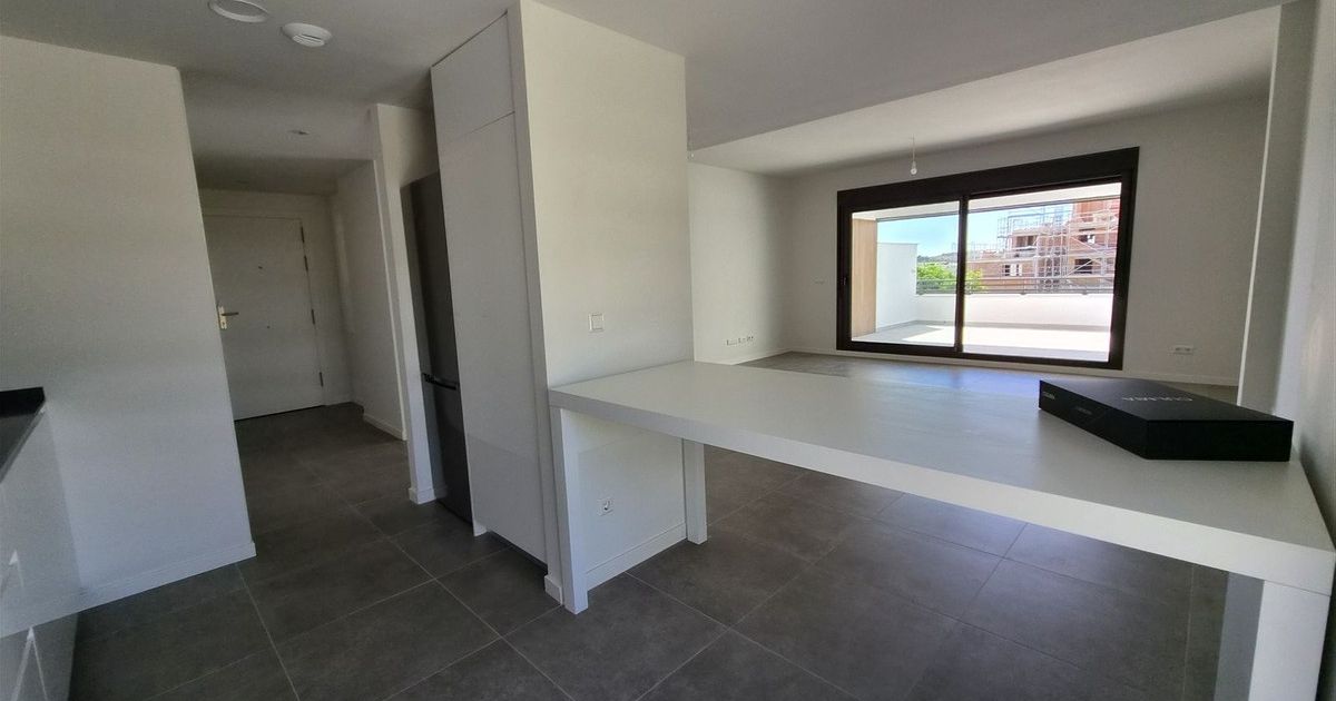 Apartment in mittlerer Etage in Estepona, Estepona, 6/12