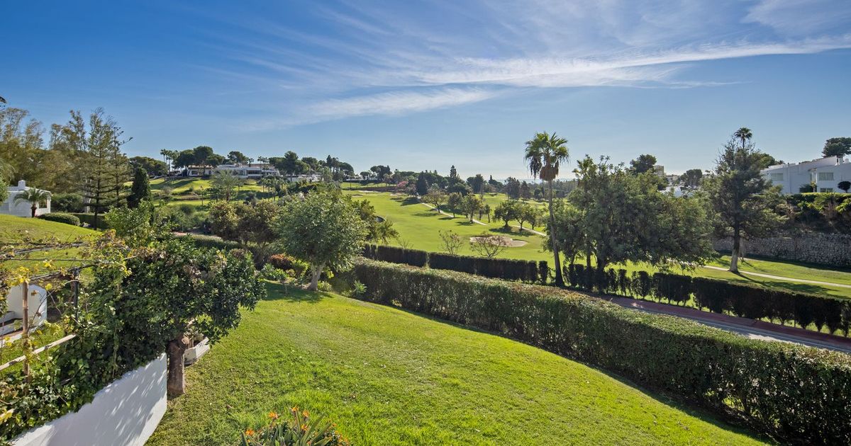 Geschakelde woning in Nueva Andalucía, Nueva Andalucía, 2/12