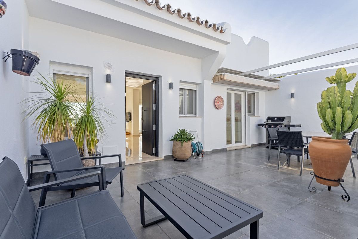 Geschakelde woning in Nueva Andalucía, Nueva Andalucía, 3/12