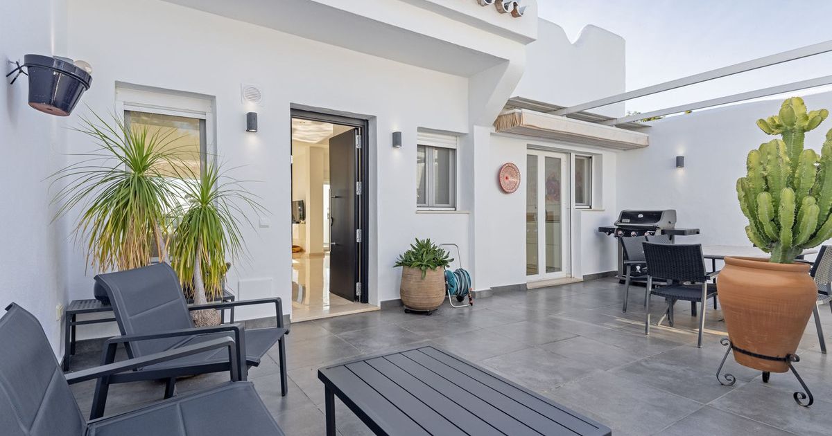 Geschakelde woning in Nueva Andalucía, Nueva Andalucía, 3/12