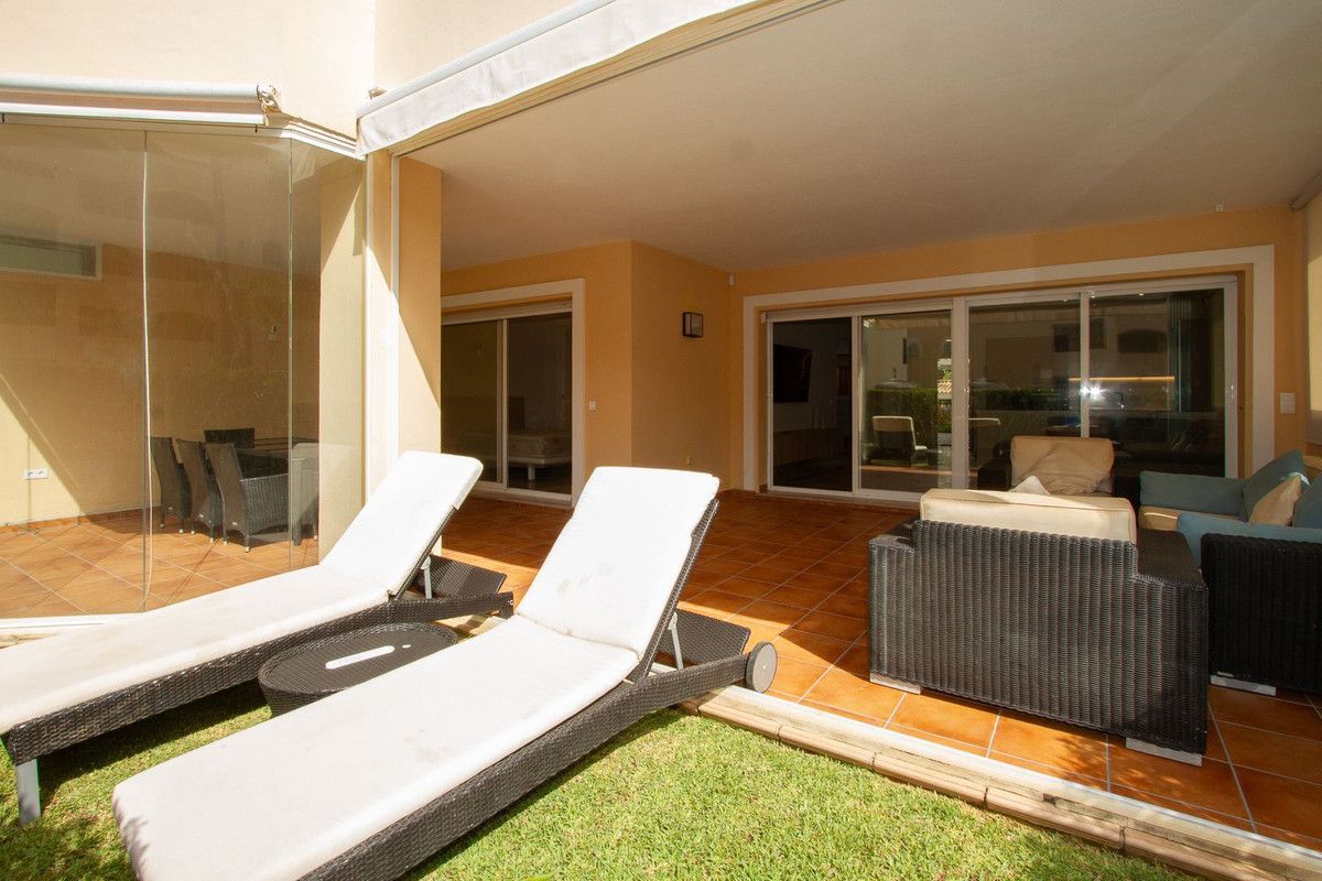 Gelijkvloers appartement in Elviria, Elviria, 2/12