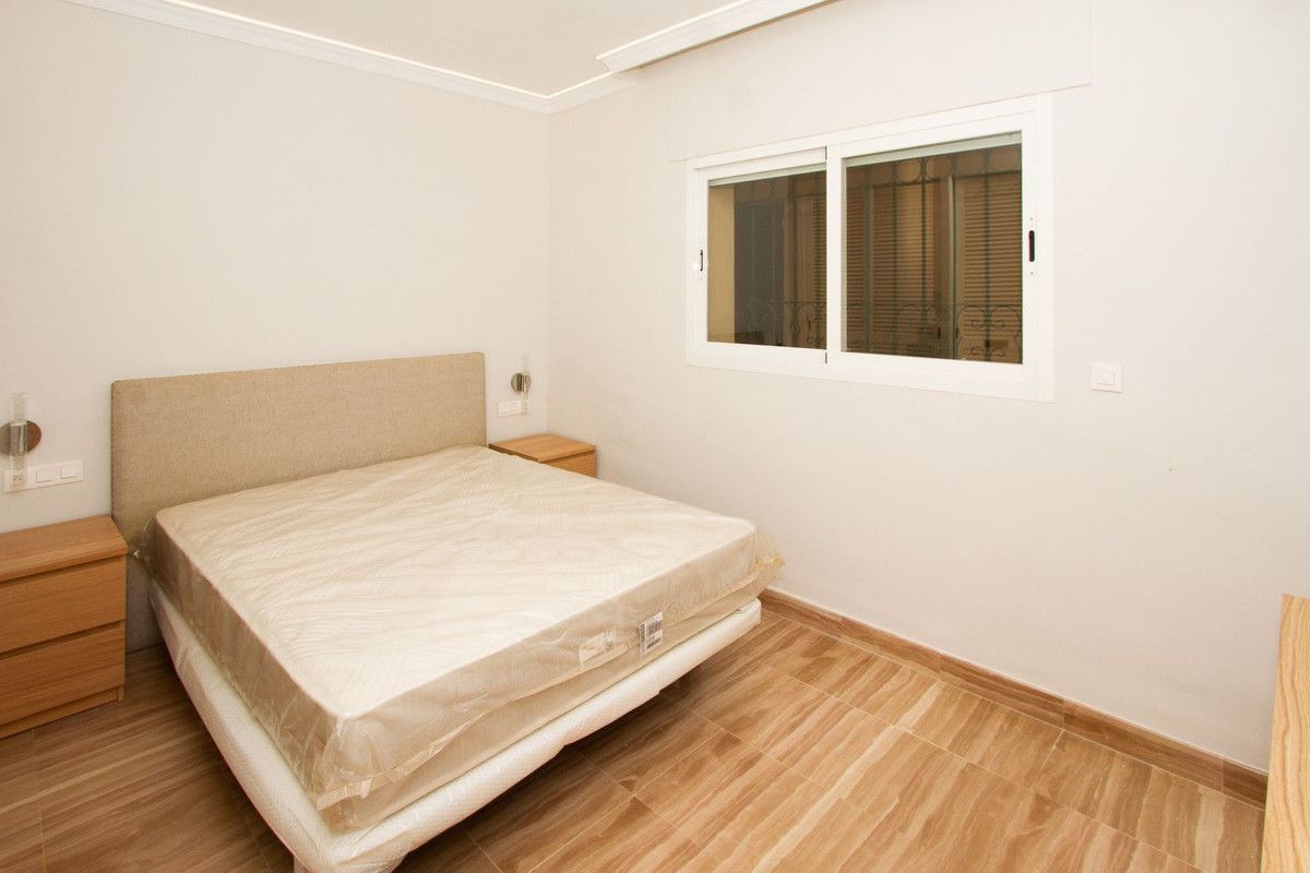 Gelijkvloers appartement in Elviria, Elviria, 11/12