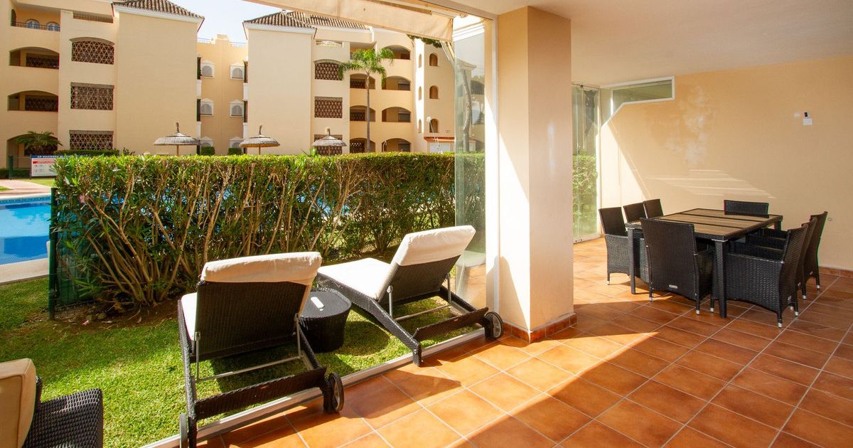 Gelijkvloers appartement in Elviria, Elviria, 4/12