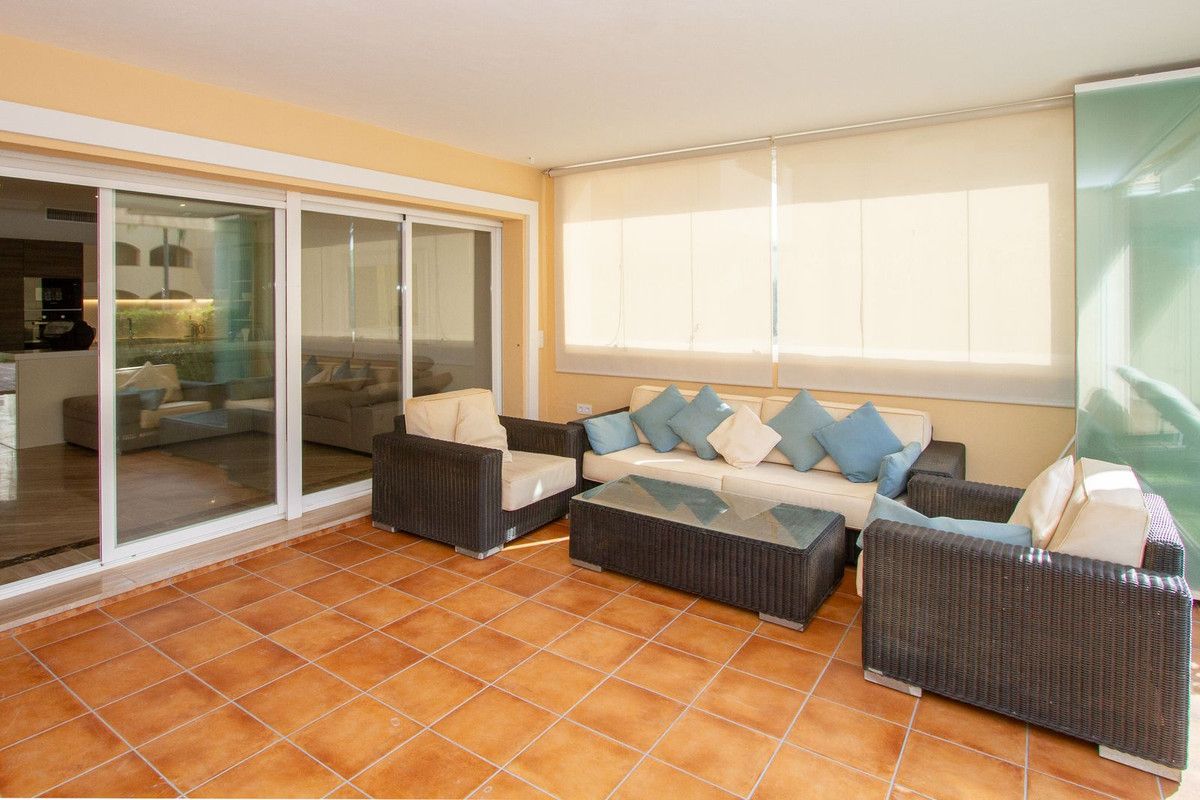 Gelijkvloers appartement in Elviria, Elviria, 5/12