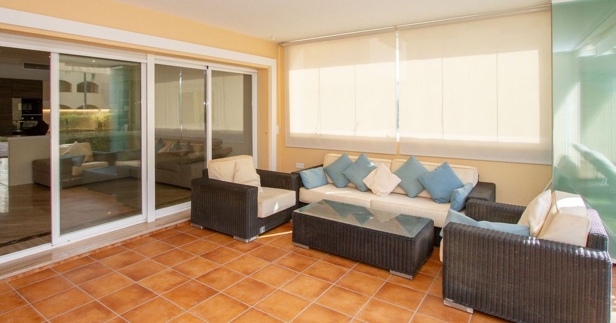 Gelijkvloers appartement in Elviria, Elviria, 5/12