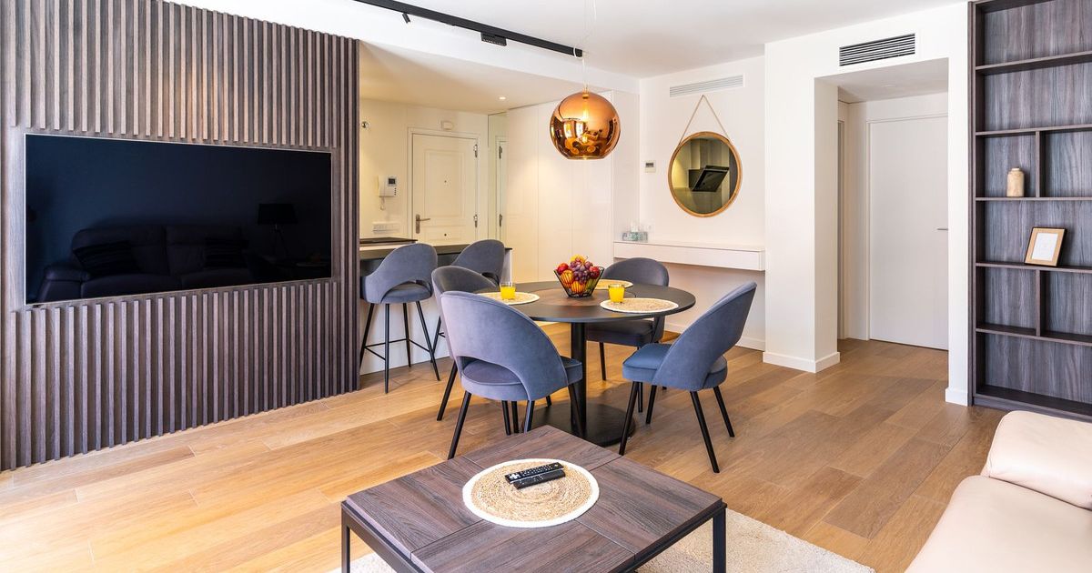 Middle Floor Apartment in Estepona, Estepona, 2/12