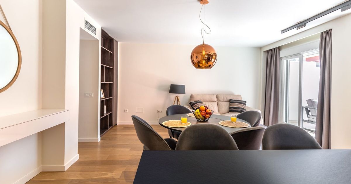 Middle Floor Apartment in Estepona, Estepona, 5/12