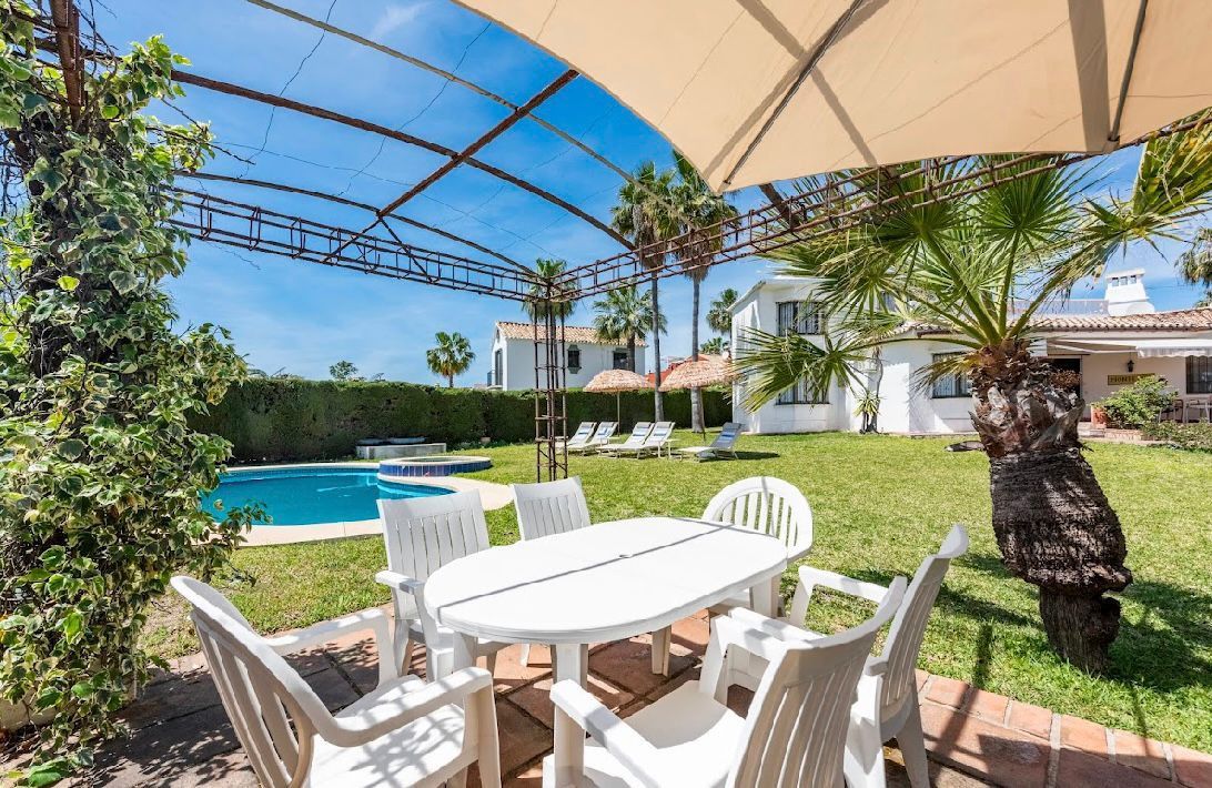 Villa in Estepona, New Golden Mile, Estepona, 1/12