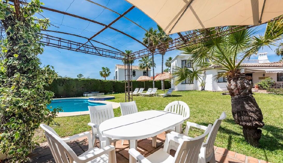 Villa in Estepona, New Golden Mile, Estepona, 1/12