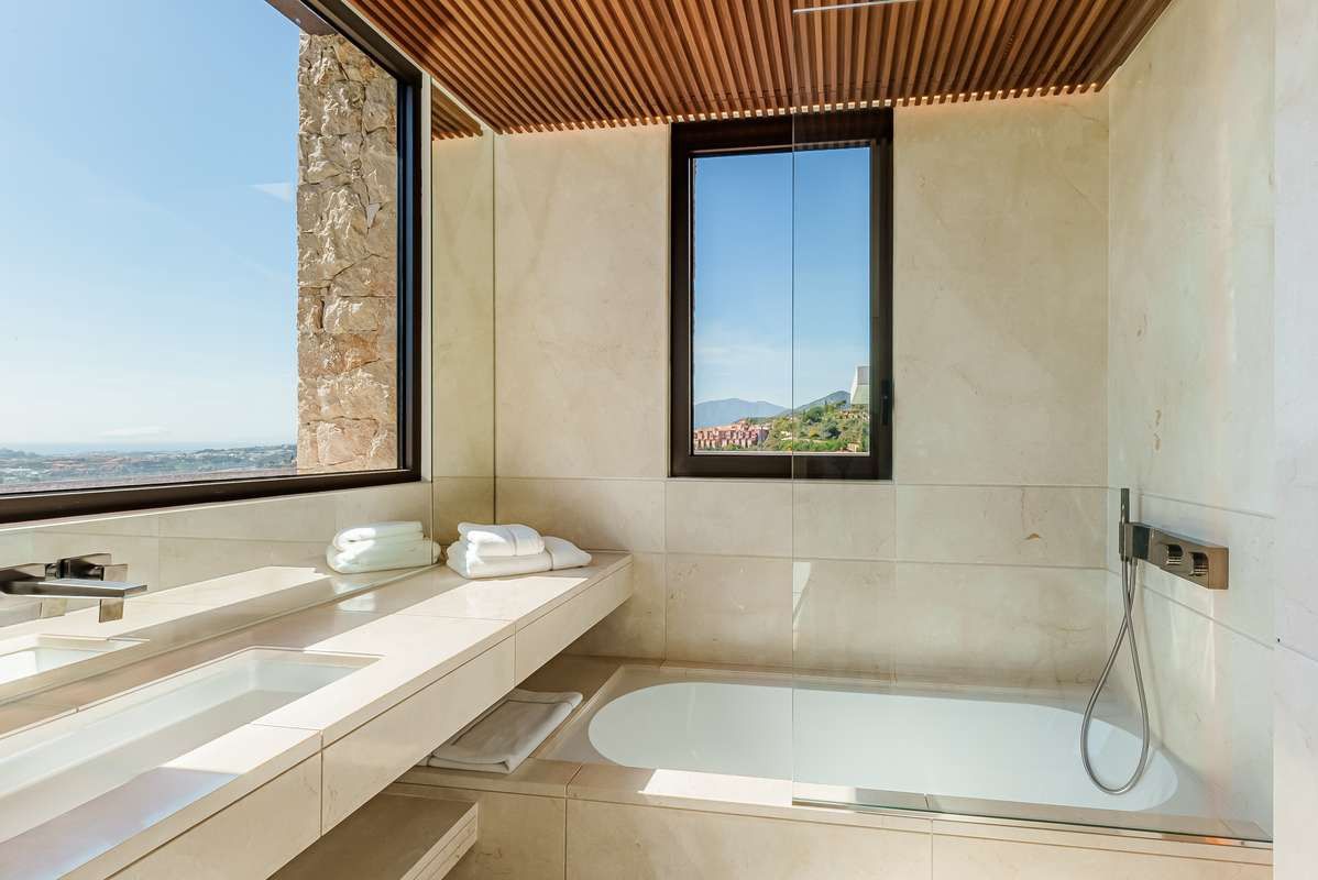 Villa in Benahavis, Benahavis, 10/12