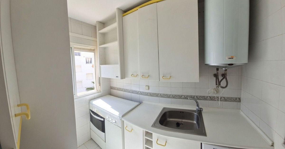 Middle Floor Apartment in New Golden Mile, New Golden Mile, 11/12