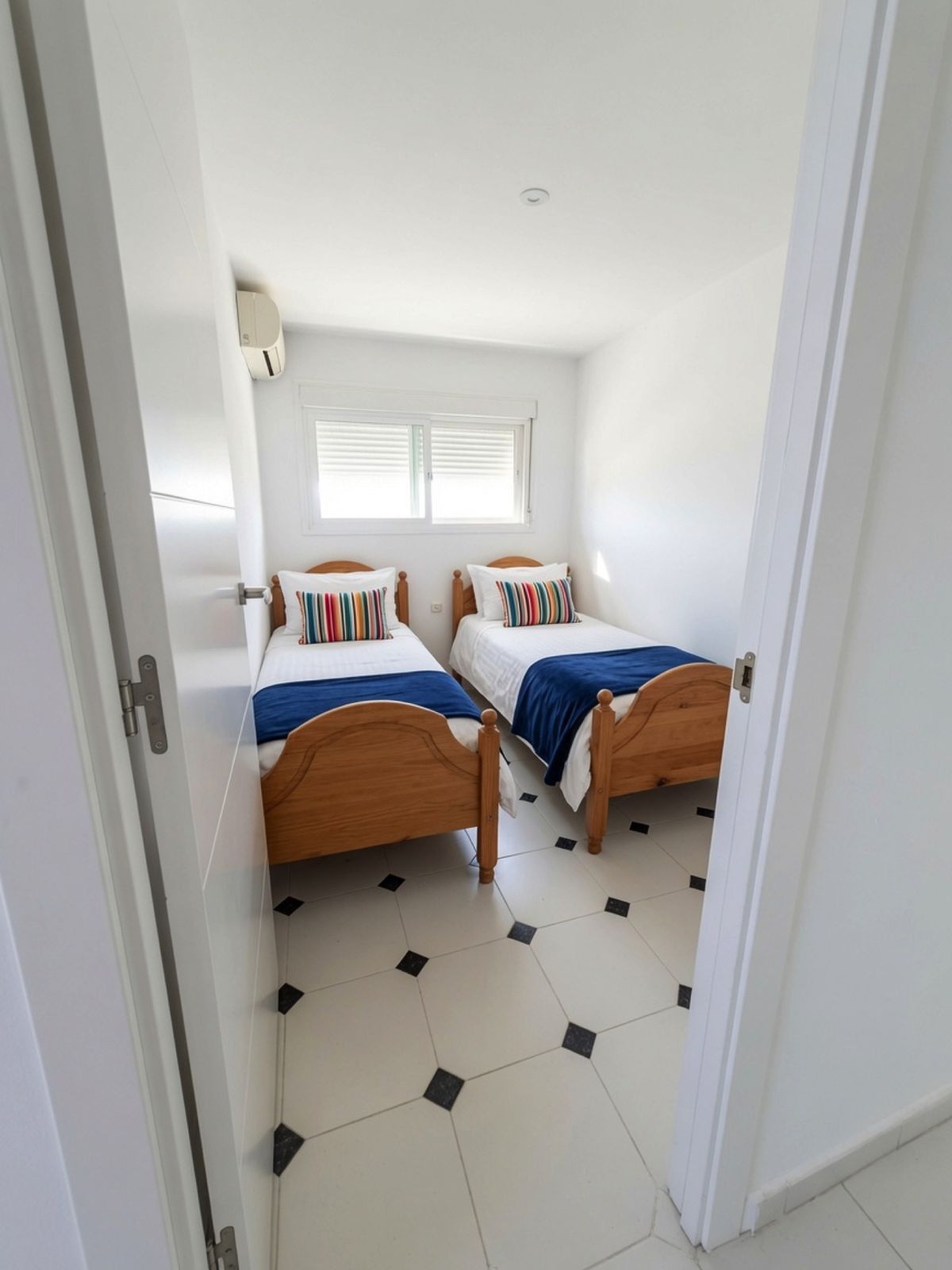 Middle Floor Apartment in New Golden Mile, New Golden Mile, 7/12