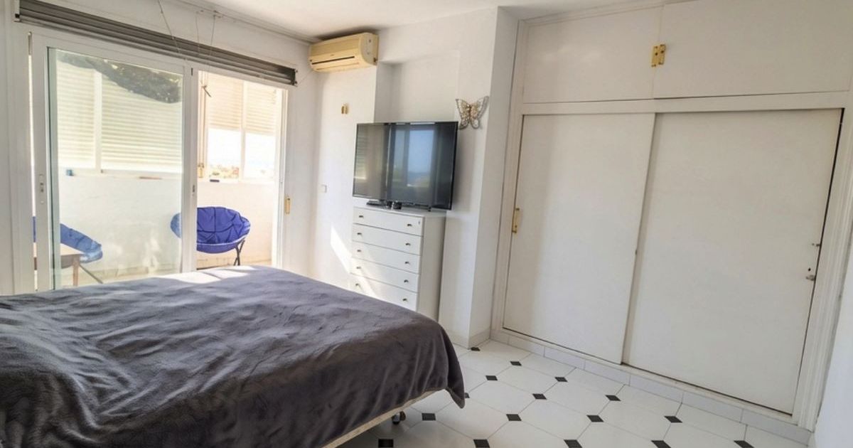 Middle Floor Apartment in New Golden Mile, New Golden Mile, 8/12