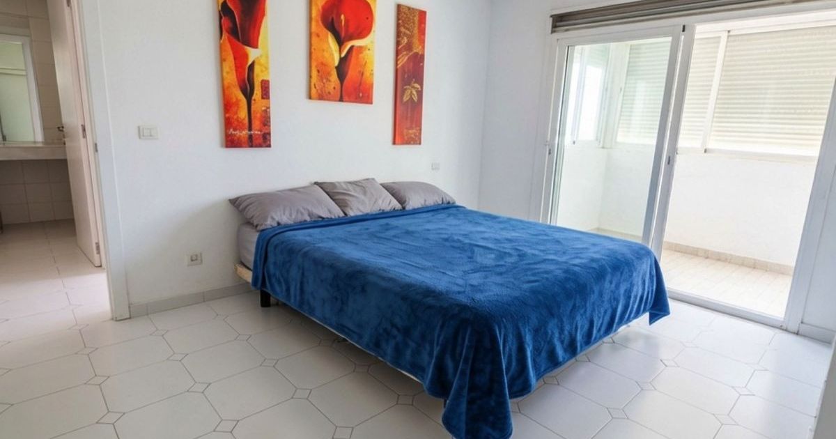 Middle Floor Apartment in New Golden Mile, New Golden Mile, 9/12