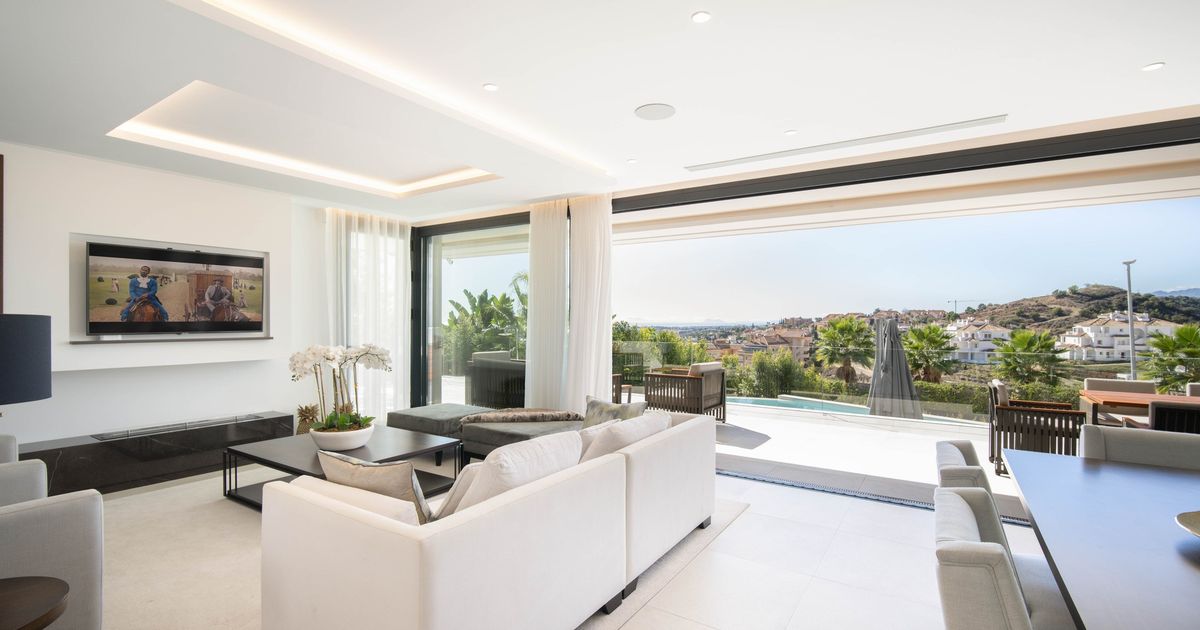 Villa in Nueva Andalucia, Nueva Andalucia, 4/12