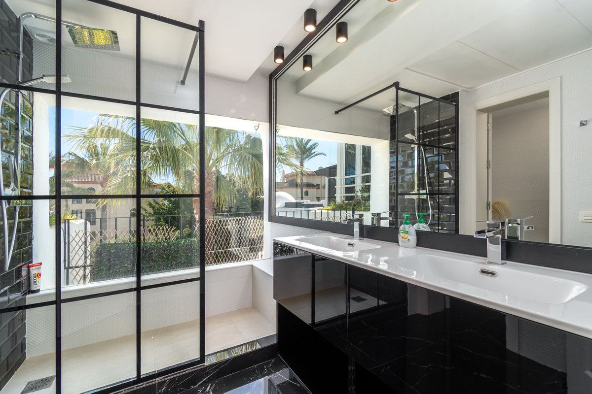Penthouse Duplex in Puerto Banús, Puerto Banús, 4/12