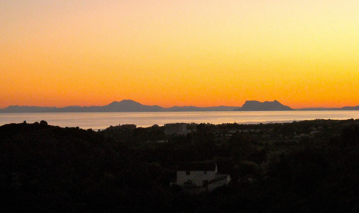 Działka mieszkaniowa w Estepona, Estepona, 4/6