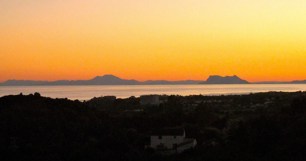 Działka mieszkaniowa w Estepona, Estepona, 4/6