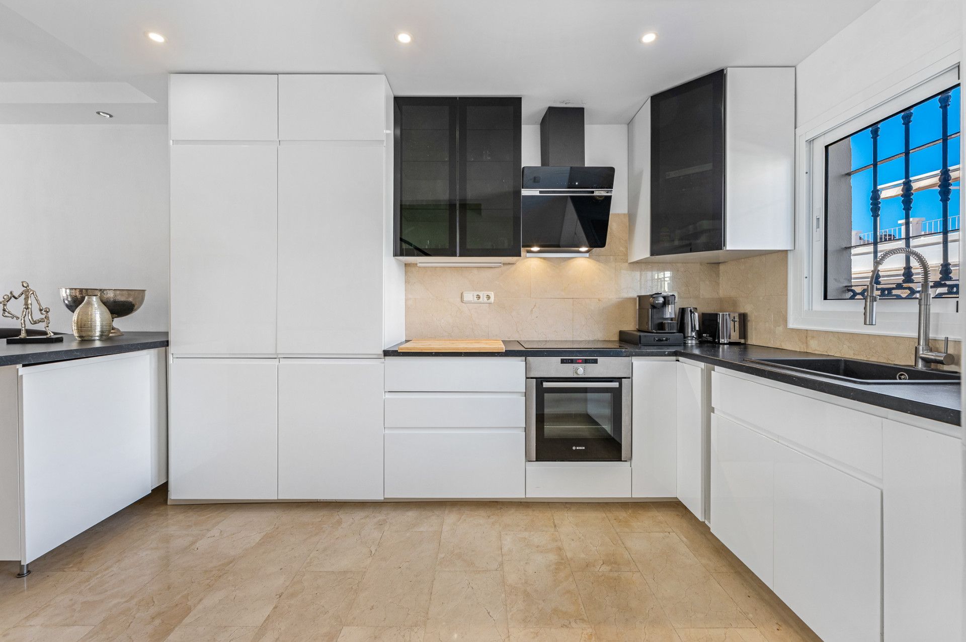 Town House in Nueva Andalucia, Aloha Pueblo, Nueva Andalucia, 7/12