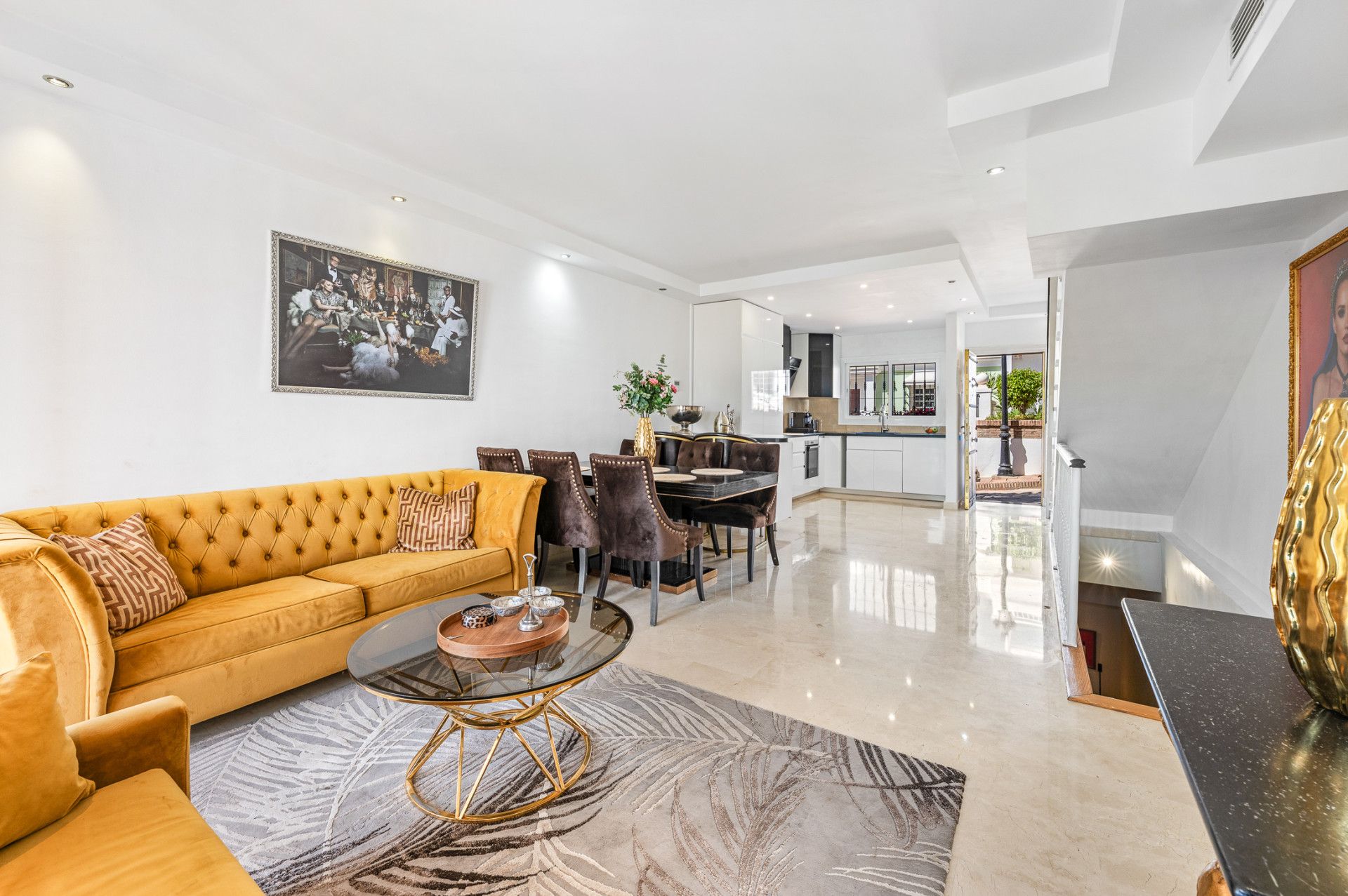 Town House in Nueva Andalucia, Aloha Pueblo, Nueva Andalucia, 9/12